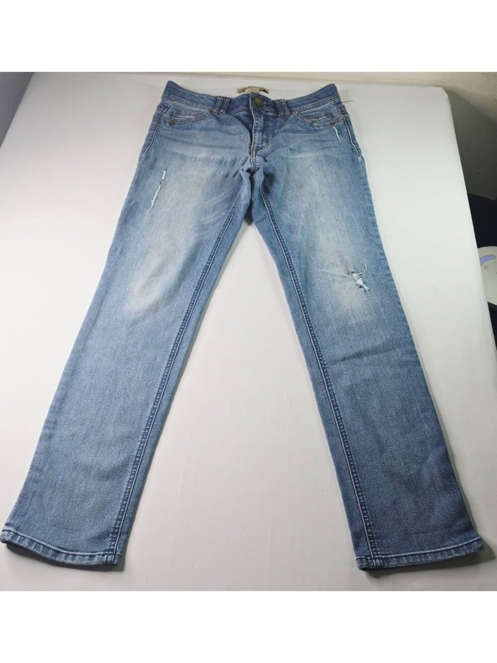 Democracy Womens jeans Light Wash Distressed Straight Leg Size 4 "Ab" Technology